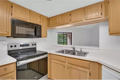 9648 Windsor Gardens Ln #202, Fort Myers, FL 33919 - Photo 8