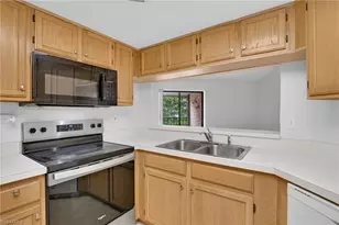 9648 Windsor Gardens Ln, Fort Myers, FL 33919 - Photo 8