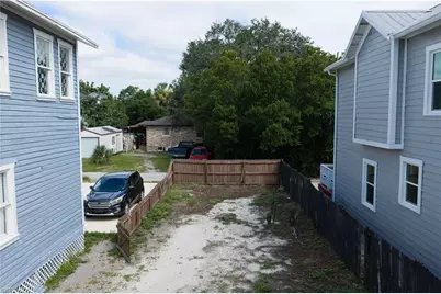 1912 E Columbus Dr Dr, Tampa, FL 33605 - Photo 2