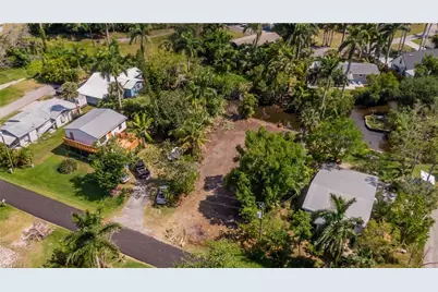67 Oak St, North Fort Myers, FL 33903 - Photo 6