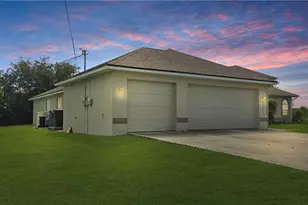 4202 NW 35th St, Cape Coral, FL 33993 - Photo 2
