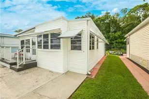 310 Fountain View Blvd, North Fort Myers, FL 33903 - Photo 6