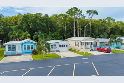 310 Fountain View Blvd, North Fort Myers, FL 33903 - Photo 2