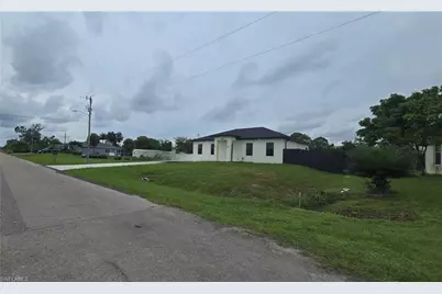 368 Charwood Ave S, Lehigh Acres, FL 33974 - Photo 2