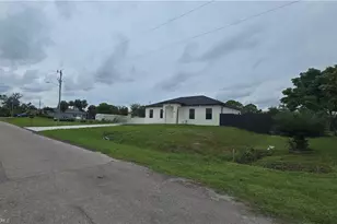 368 Charwood Ave S, Lehigh Acres, FL 33974 - Photo 2