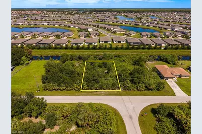 3742 Hyde Park Dr, Fort Myers, FL 33905 - Photo 2