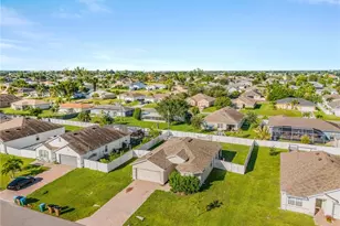 2624 SW 8th Ct, Cape Coral, FL 33914 - Photo 12