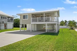 942 Prescott St, Fort Myers Beach, FL 33931 - Photo 8
