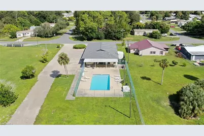 2425 Zoysia Ln, North Fort Myers, FL 33917 - Photo 32