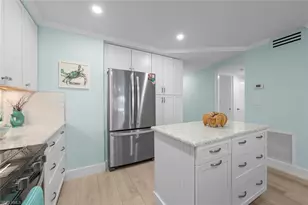 1785 Middle Gulf Dr, Sanibel, FL 33957 - Photo 6