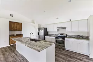 408 NE 25th St, Cape Coral, FL 33909 - Photo 6