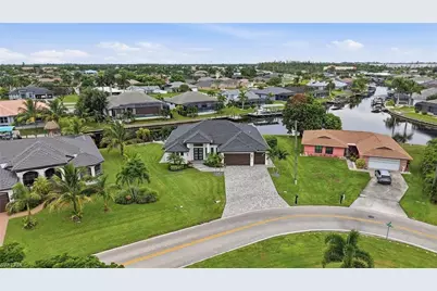 2501 SW 28th Ter, Cape Coral, FL 33914 - Photo 4