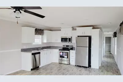 8 Shoreland Dr, Fort Myers, FL 33905 - Photo 4