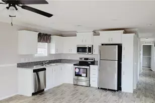 8 Shoreland Dr, Fort Myers, FL 33905 - Photo 4