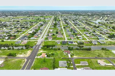 722 NE 12th St, Cape Coral, FL 33909 - Photo 8