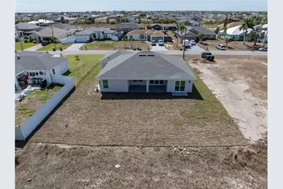 1027 NW 19th St, Cape Coral, FL 33993 - Photo 6