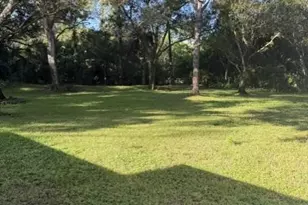 19 Hamilton Ave, Lehigh Acres, FL 33936 - Photo 2