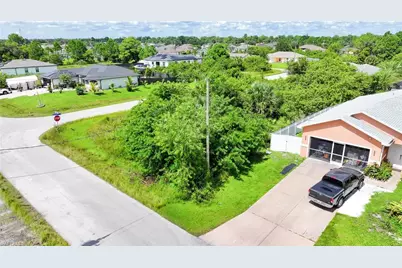 3918 7th St SW, Lehigh Acres, FL 33976 - Photo 4