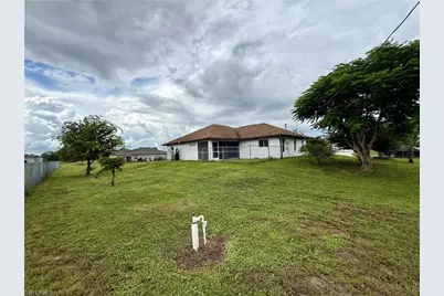 4401 27th St SW, Lehigh Acres, FL 33973 - Photo 8