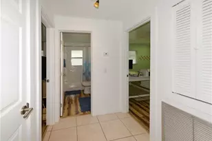 3820 SE 10th Pl, Cape Coral, FL 33904 - Photo 4