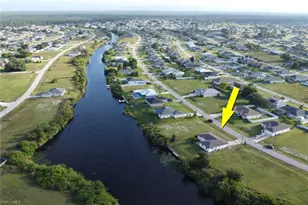 2612 NW 4th Pl, Cape Coral, FL 33993 - Photo 2