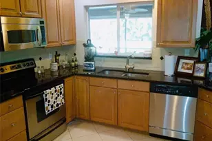 919 SE 18th Terrace, Cape Coral, FL 33990 - Photo 4