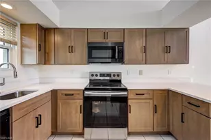 707 SW 3rd Ct, Cape Coral, FL 33991 - Photo 4