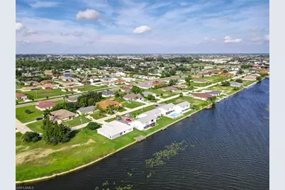 707 SW 3rd Ct #103, Cape Coral, FL 33991 - Photo 32