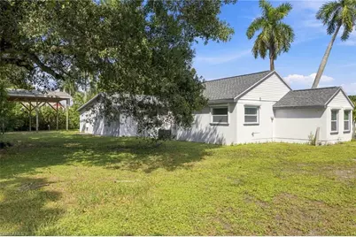 380 New York Dr, Fort Myers, FL 33905 - Photo 4