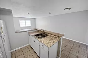 6635 Warwick Cir, Fort Myers, FL 33919 - Photo 6