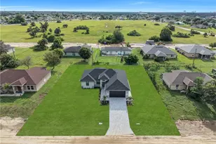 1909 NE 19th Pl, Cape Coral, FL 33909 - Photo 32