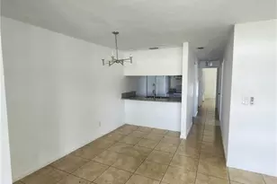 903 SE 23rd Pl, Cape Coral, FL 33990 - Photo 2