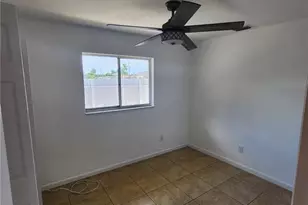 903 SE 23rd Pl, Cape Coral, FL 33990 - Photo 6