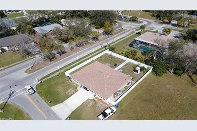 903 SE 23rd Pl #B, Cape Coral, FL 33990 - Photo 18