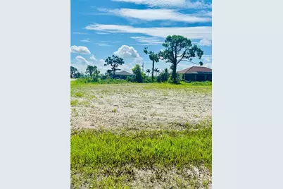 1705 NE 26th Ter, Cape Coral, FL 33909 - Photo 4