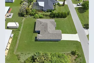 1406 Ford Cir, Lehigh Acres, FL 33936 - Photo 38