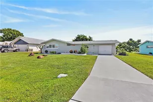 4015 SE 1st Pl, Cape Coral, FL 33904 - Photo 2