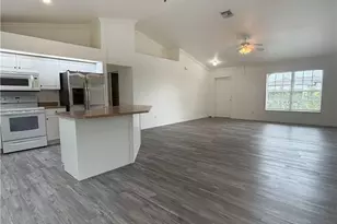 924 NW 12th Pl, Cape Coral, FL 33993 - Photo 4