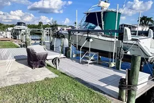 5545 Sir Walter Way, North Fort Myers, FL 33917 - Photo 30