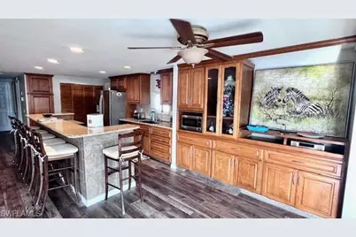 5545 Sir Walter Way, North Fort Myers, FL 33917 - Photo 12