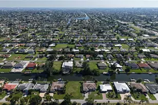 209 SE 28th Terrace, Cape Coral, FL 33904 - Photo 6