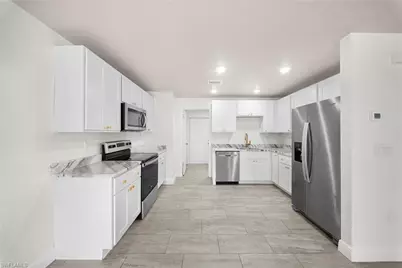 2405 Maple Ave, Fort Myers, FL 33901 - Photo 8