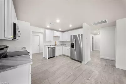 2405 Maple Ave, Fort Myers, FL 33901 - Photo 10
