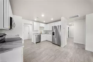 2405 Maple Ave, Fort Myers, FL 33901 - Photo 10