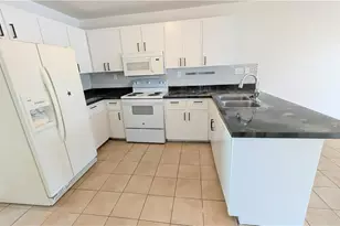 1031 SE 9th St, Cape Coral, FL 33990 - Photo 6