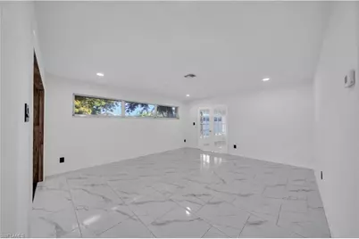 139 E Lake Dr, Lehigh Acres, FL 33936 - Photo 20