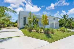 824 Rose Ct, Marco Island, FL 34145 - Photo 4