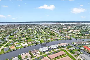 3927 SE 11th Pl, Cape Coral, FL 33904 - Photo 6