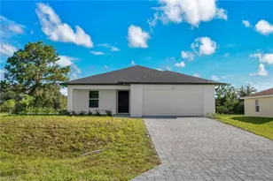909 Norfolk Ave S, Lehigh Acres, FL 33974 - Photo 2