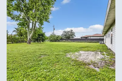334 SW 28th Ter, Cape Coral, FL 33914 - Photo 24